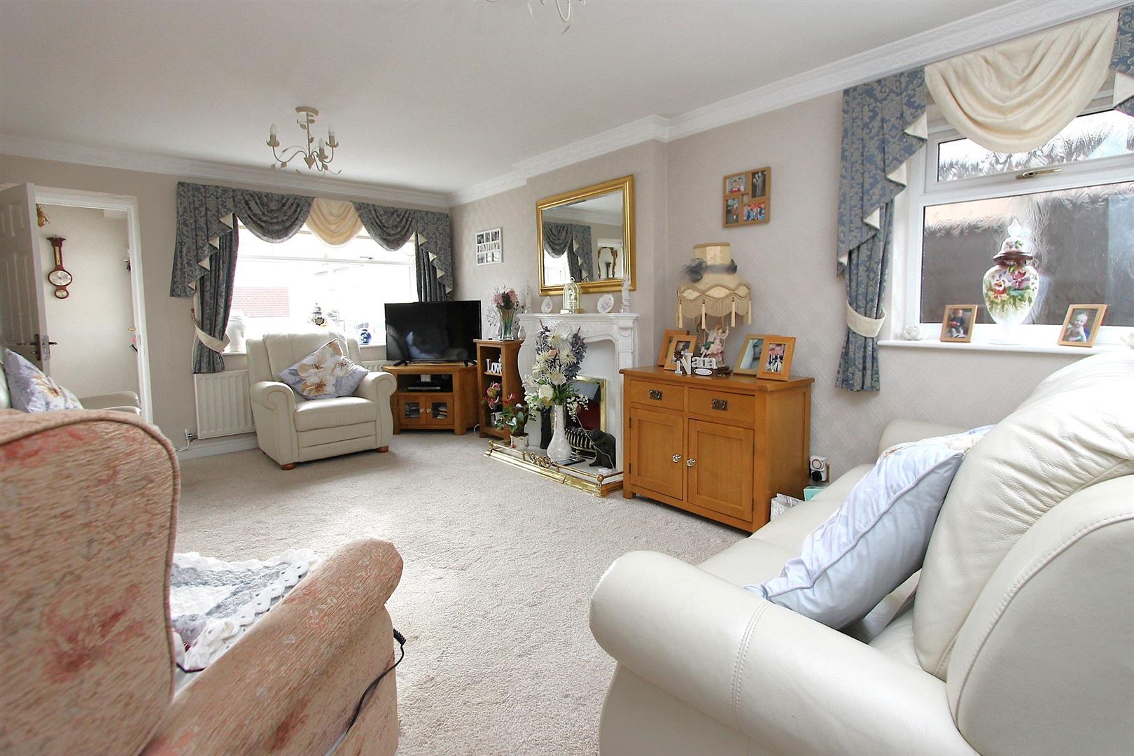 2 bed property in Shearwater Drive, Brierley Hill